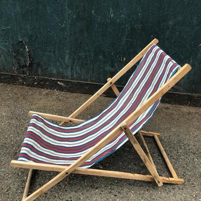 #16 - Vintage Folding Beach Chair 