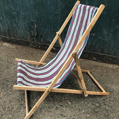 #16 - Vintage Folding Beach Chair 