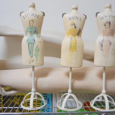 Lot 816 - Mannequin Grouping