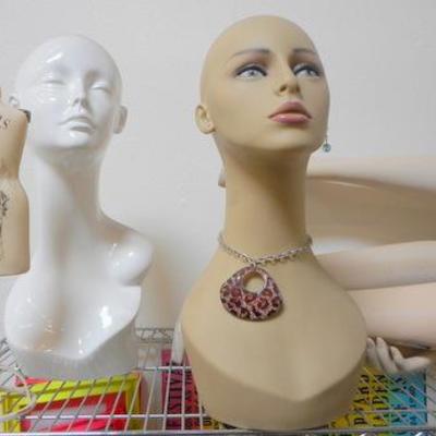 Lot 816 - Mannequin Grouping