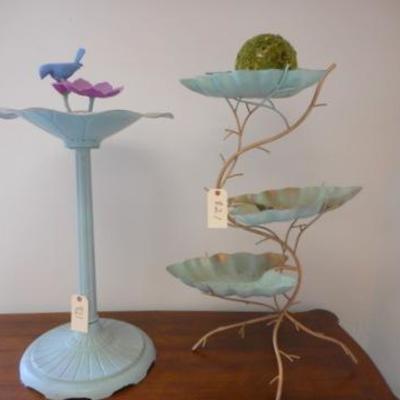 Lot 821 - 2 pc. Garden Lot / Birdbath & Feeder