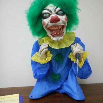 Lot 676 - Large 26" Battery Operated Scary Clown 