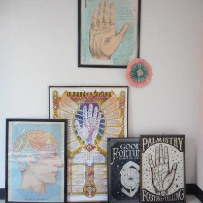 Lot 602 - 5 pc. Palmistry Themed Posters & Sgns