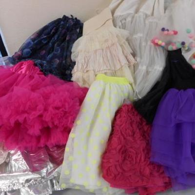 Lot 608 - Various Pretty Girl's Tutus - 25 total