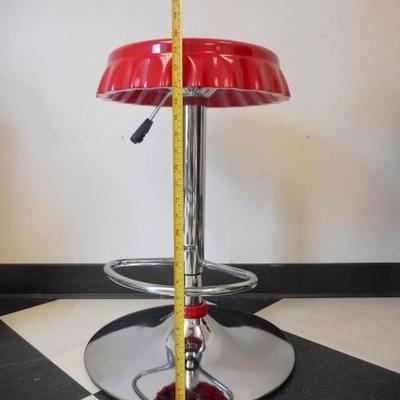 Lot 622 - Adjustable Red Bottle Cap Stool