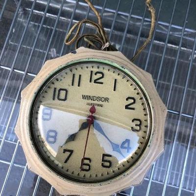 #132 - Collection of 3 Vintage Wall Clocks and 2 Vintage Alarm Clocks