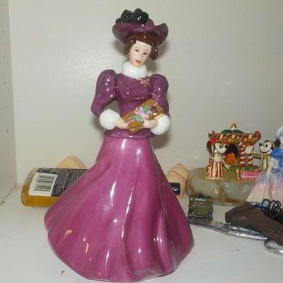 Barbie "Hallmark" 1997 collectible Ceramic figurine.