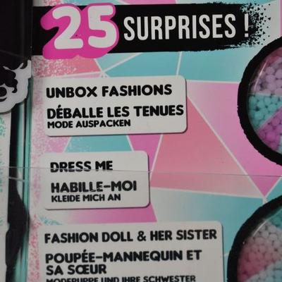 L.O.L. Surprise! O.M.G. Winter Disco 24K D.J. Fashion Doll & Sister: INCOMPLETE