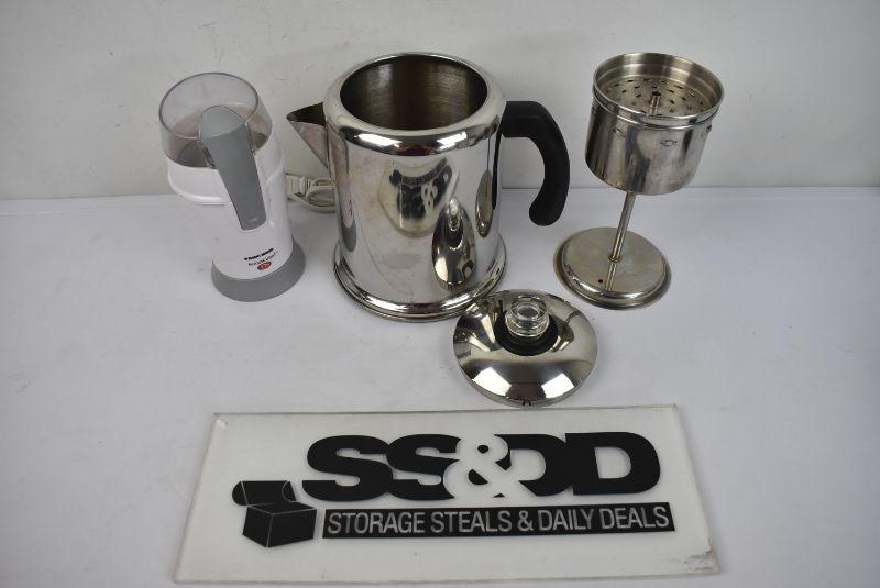 2 pc Kitchen/Coffee Black & Decker Smart Grind and Farberware Coffee