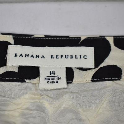 Silk Skirt, Banana Republic size 14, Cream & Black. Side Zipper. Lined