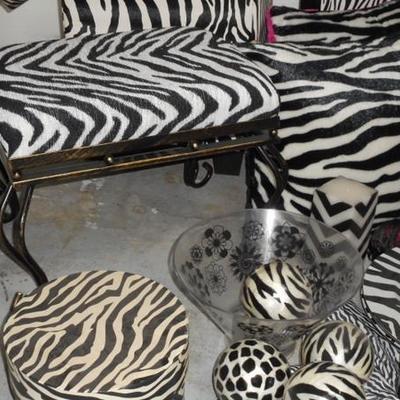 Lot 823 - Zebra Crazy Lot - Tons of Zebra Print Items L@@K