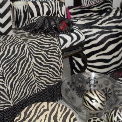 Lot 823 - Zebra Crazy Lot - Tons of Zebra Print Items L@@K