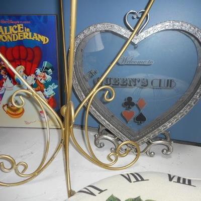 Lot 842 - Alice in Wonderland Theme Room