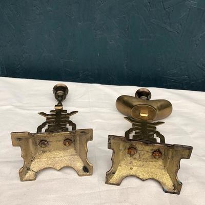 #137 - Collection of Detailed Decor, Claw Feet, Gold Corbel
