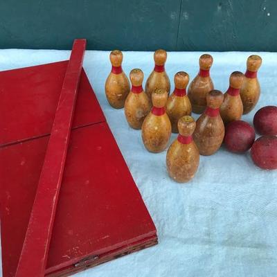 #139 - Antique Miniature Bowling Game and Horseshoe Set