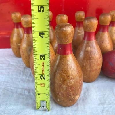 #139 - Antique Miniature Bowling Game and Horseshoe Set