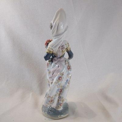 Lladro "Daisa"