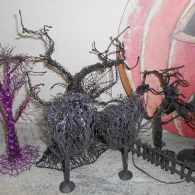 Lot 411 - Halloween Themed Miniatures & Pumpkin Sign