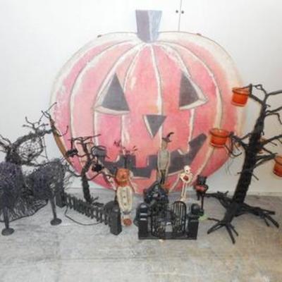 Lot 411 - Halloween Themed Miniatures & Pumpkin Sign