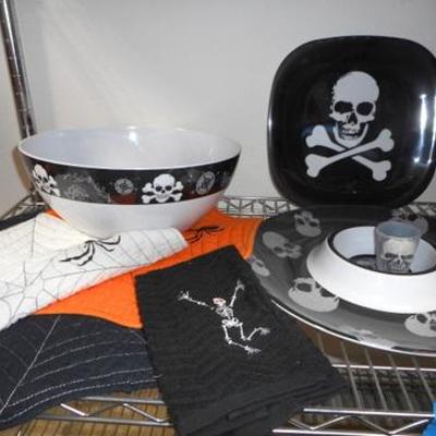Lot 412 - Halloween Items w/ Psycho Clowns & Metro Rack Included