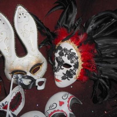 Lot 413  - 6 Nice Mardi Gras Masks