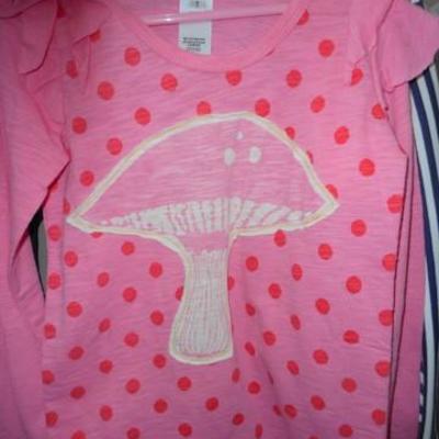 Lot 415 - All Sizes of Youth Girls Clothing & Extendable Clothes