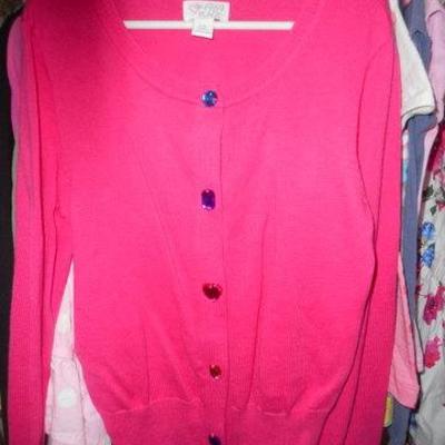 Lot 415 - All Sizes of Youth Girls Clothing & Extendable Clothes