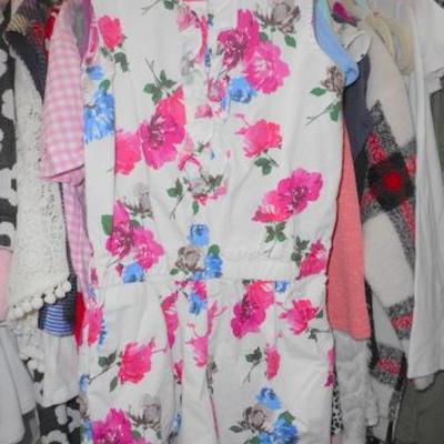 Lot 415 - All Sizes of Youth Girls Clothing & Extendable Clothes