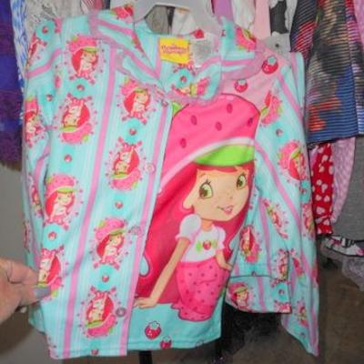 Lot 415 - All Sizes of Youth Girls Clothing & Extendable Clothes