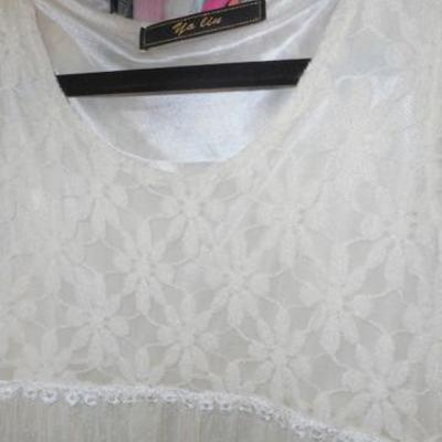 Lot 416 - Womens Clothing + Extendable Rolling Clothes Rack