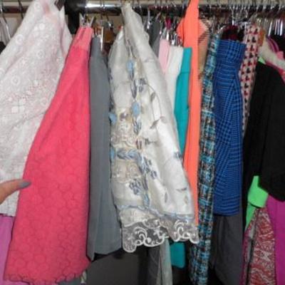 Lot 416 - Womens Clothing + Extendable Rolling Clothes Rack