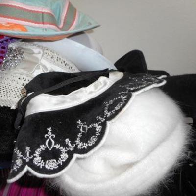 Lot 420 - Wigs & Hats