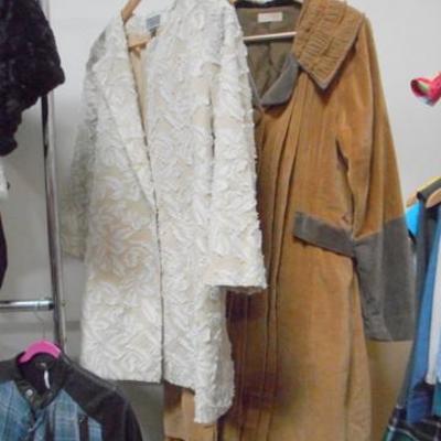 Lot 422 - Womens Coats