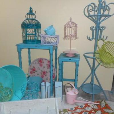 Lot 433 - Great Shabby Chic Tables / Decorative Vintage Items