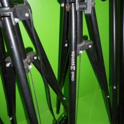 Lot 851 - 10 Photo Tripods, Storage & Travel Bags, Reflectors
