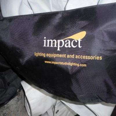 Lot 851 - 10 Photo Tripods, Storage & Travel Bags, Reflectors