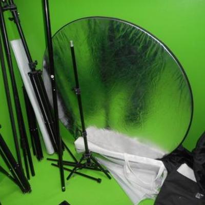 Lot 851 - 10 Photo Tripods, Storage & Travel Bags, Reflectors