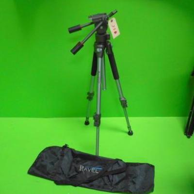 Lot 855 - Ravelli Tripod
