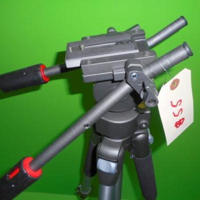 Lot 855 - Ravelli Tripod