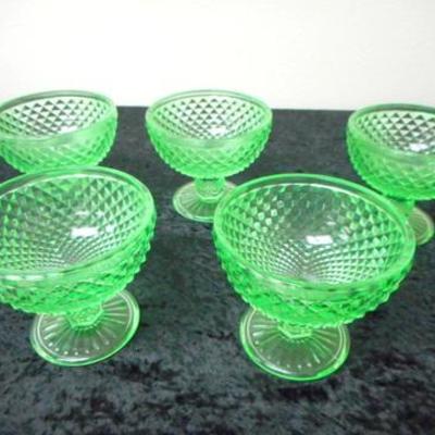 Lot 686 - 5 Lime Green Ice Cream Bowls 