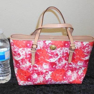 Lot 692 - Coach Purse/Handbag in Excellent Condition