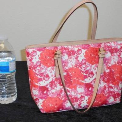 Lot 692 - Coach Purse/Handbag in Excellent Condition