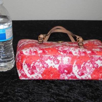 Lot 692 - Coach Purse/Handbag in Excellent Condition