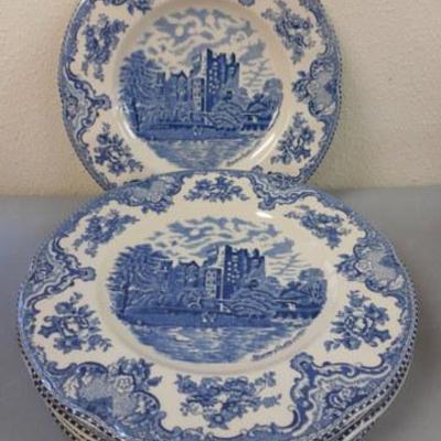 Lot 694 - 6 Dinner Plates by Johnson Brothers "Old Britain Castles" 