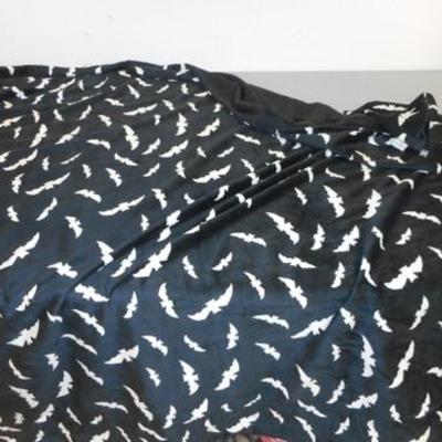 Lot 760 - Black Plush Throw Blanket w/ White Bats