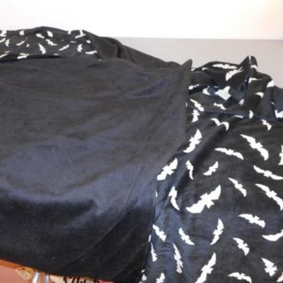 Lot 760 - Black Plush Throw Blanket w/ White Bats