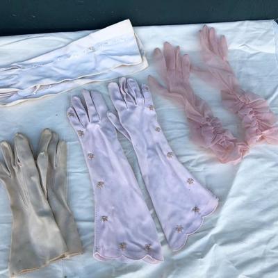 #152 - Large Lot of Antique Accessories