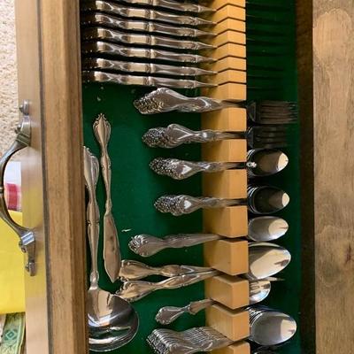 Community stainless flatware set