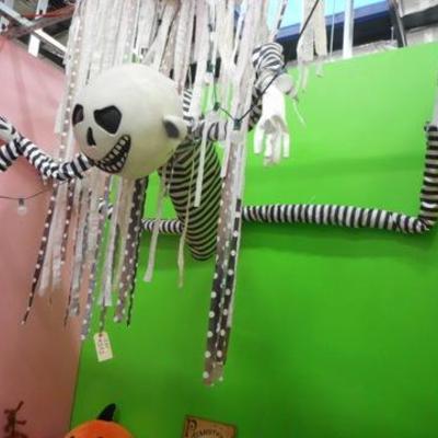 Lot 502 - Great Hanging Halloween Decoration + much more Halloween