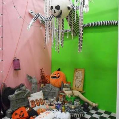 Lot 502 - Great Hanging Halloween Decoration + much more Halloween